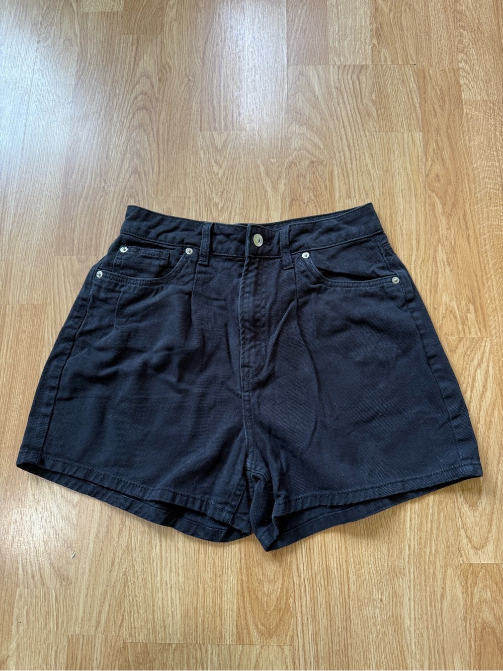 H&M High-Waist Black Women's Shorts - Size 6